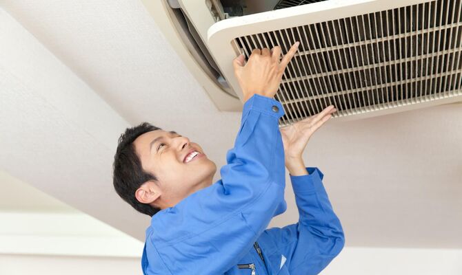 オフィス用エアコンの掃除